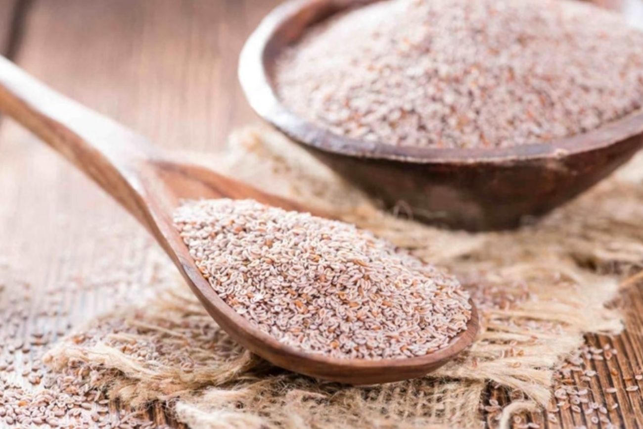 Qué es el psyllium y por qué recomiendan consumirlo para mejorar la salud digestiva.