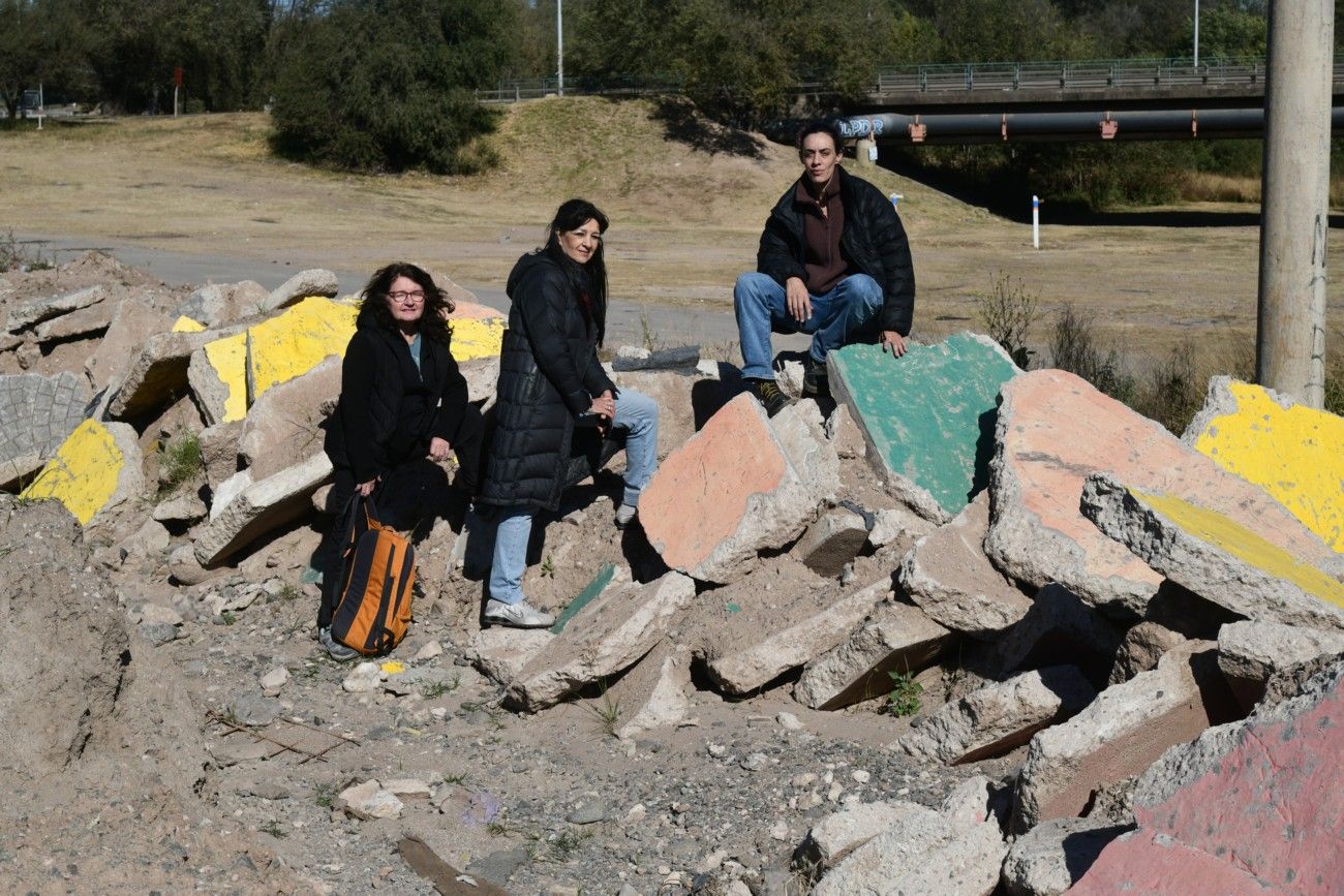 La obra del estacionamiento del Kempes y el impacto sobre la ribera del Suquía. (Ramiro Pereyra / La Voz)