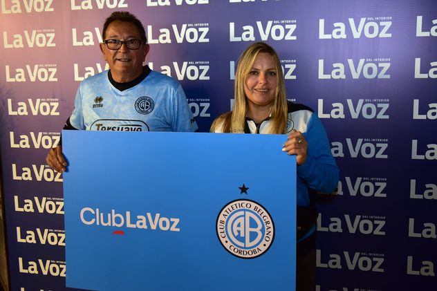 El plantel de Belgrano compartió un homenaje y un brindis en La Voz.  (Nicolás Bravo /  La Voz)