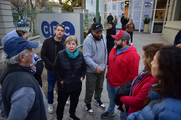 Vecinos de barrio General Paz se movilizaron en contra del nuevo estacionamiento medido en Córdoba.