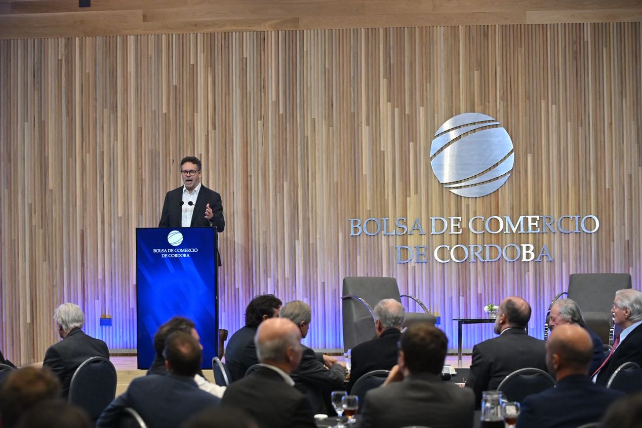 Guido Sandleris, titular de la fundación Ecosur, encabezó al presentación del Balance de la Economía Argentina 2025-2026. (Gentileza Bolsa de Comercio de Córdoba)