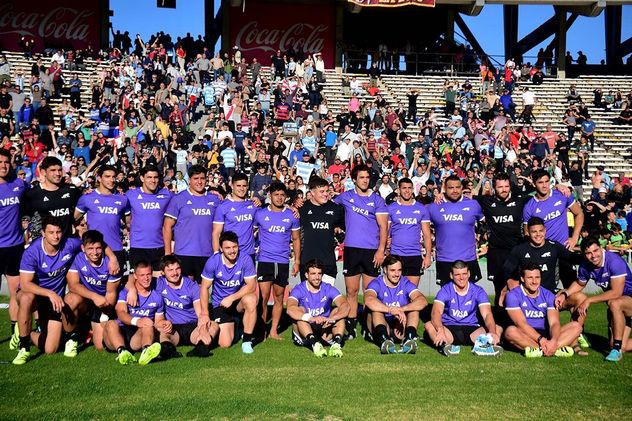 Entrenamiento abierto de Los Pumas en el Estadio Kempes, en agosto de 2025.