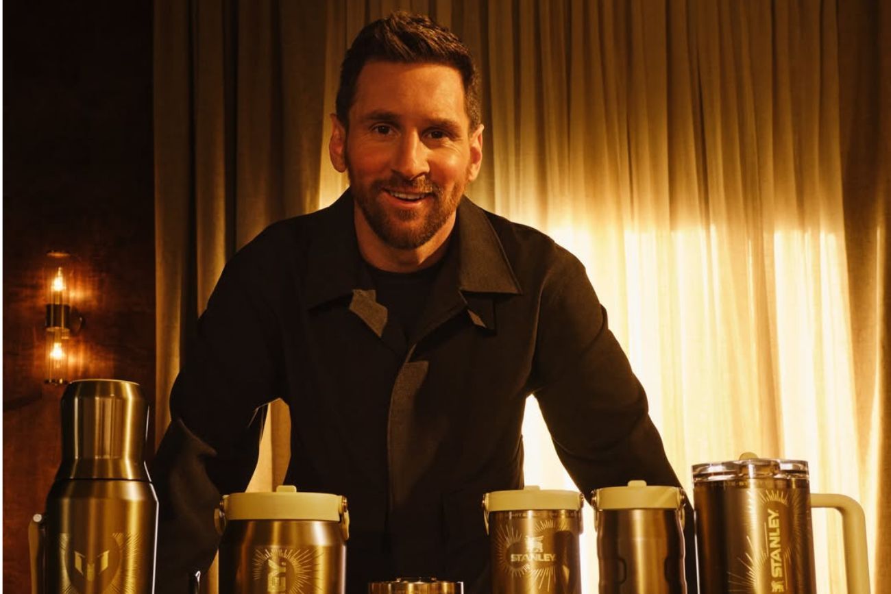 Cuánto sale el nuevo termo dorado de Stanley de Lionel Messi y cuándo llega a Argentina.