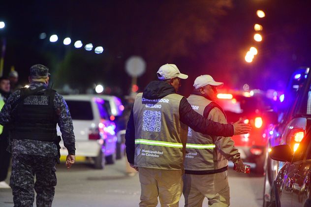 Nuevo esquema de estacionamiento medido: presencia de constatadores urbanos en la zona del Quality Arena.