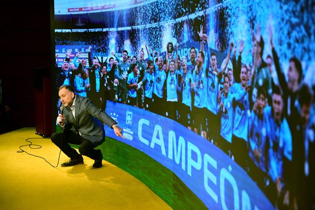 El plantel de Belgrano compartió un homenaje y un brindis en La Voz. Jorge Luna Arrieta condujo el evento.