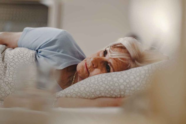 Sueño y envejecimiento: el neurólogo que diferencia el deterioro cognitivo del ritmo normal de la edad.