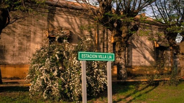 Cuál es el pueblo cerca de Buenos Aires que es furor por sus parrillas y almacenes históricos.
