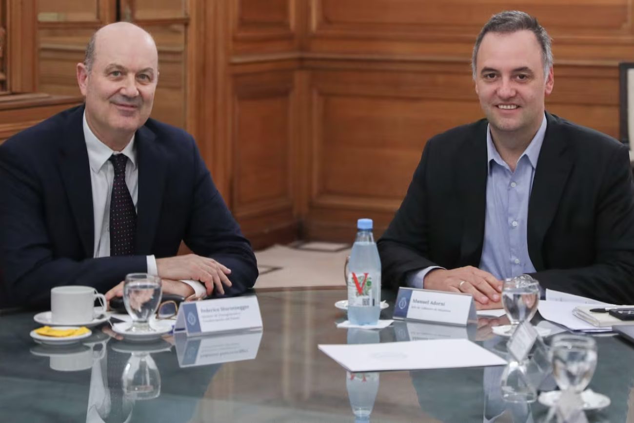 El Gobierno aceleró la agenda de desregulación mientras Adorni prepara su defensa patrimonial