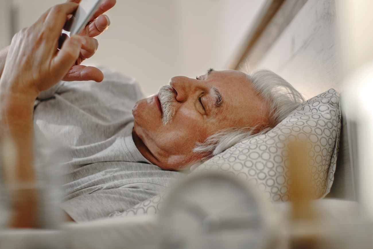 Sueño y envejecimiento: el neurólogo que diferencia el deterioro cognitivo del ritmo normal de la edad.