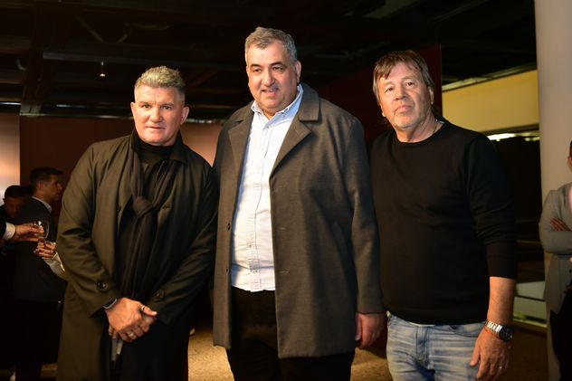 Los dirigentes Luis Artime y Antonio Mariano, con el DT Ricardo Zielinski.