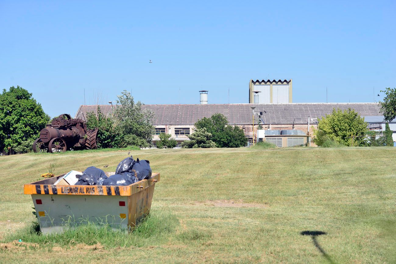 Terreno lindero a la planta de Dioxitek, donde están depositados 57 mil toneladas de residuos nucleares. (Pedro Castillo / Archivo La Voz)