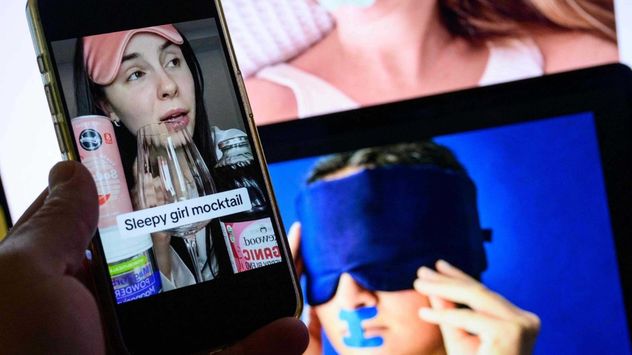 Especialistas advirtieron que algunas prácticas virales del sleepmaxxing, como consumir “cócteles de sueño” o dormir con la boca sellada, pueden generar consecuencias graves para la salud.