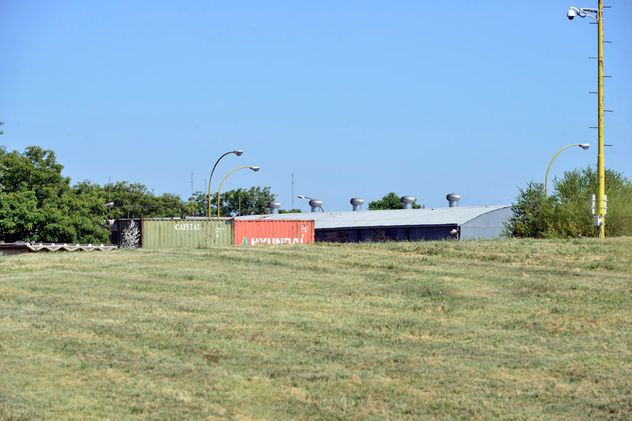 Terreno lindero a la planta de Dioxitek, donde están depositados 57 mil toneladas de residuos nucleares. (Pedro Castillo / Archivo La Voz)