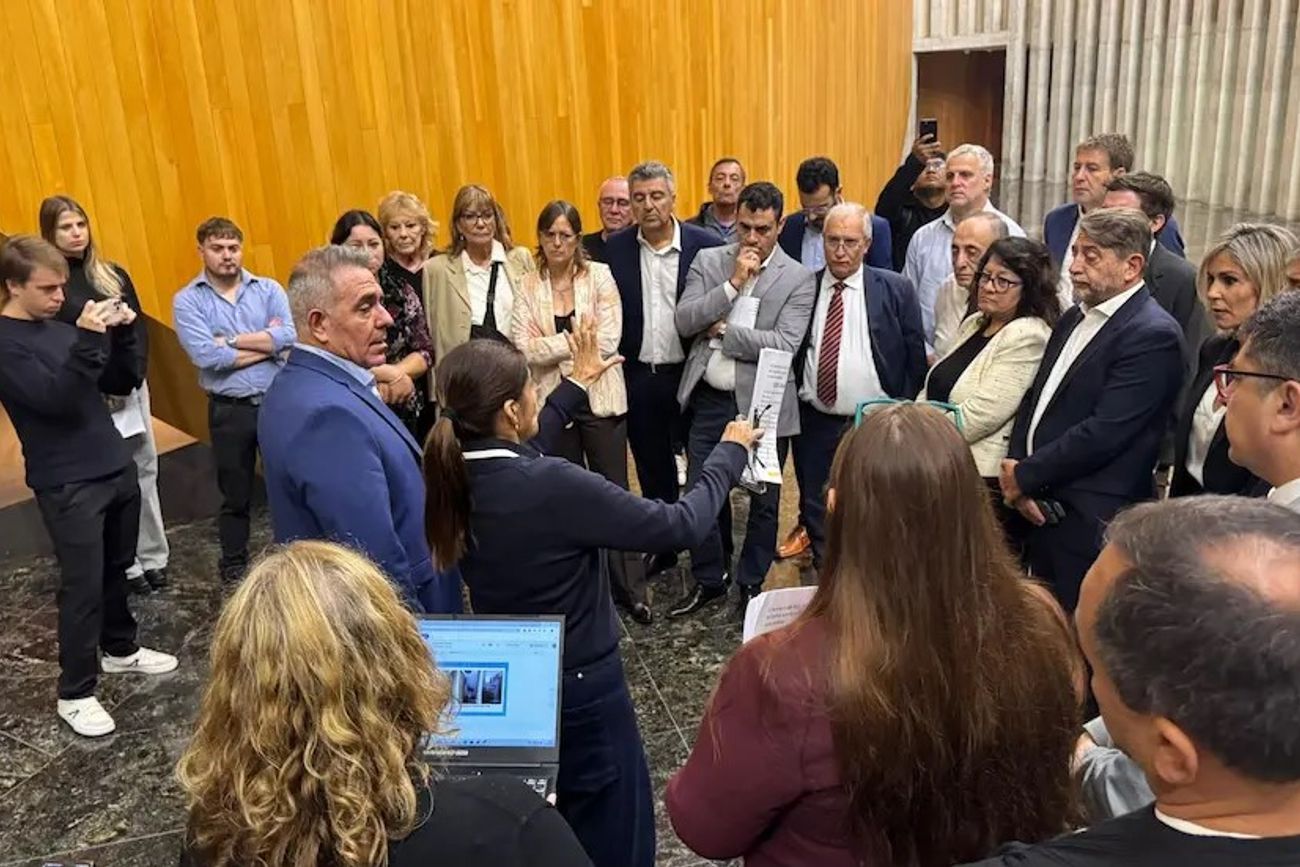 Beltrán Corvalán, presidente del Tribunal de Cuentas provincial, cuando en abril estuvo en la Unicameral junto a los legisladores juecistas.