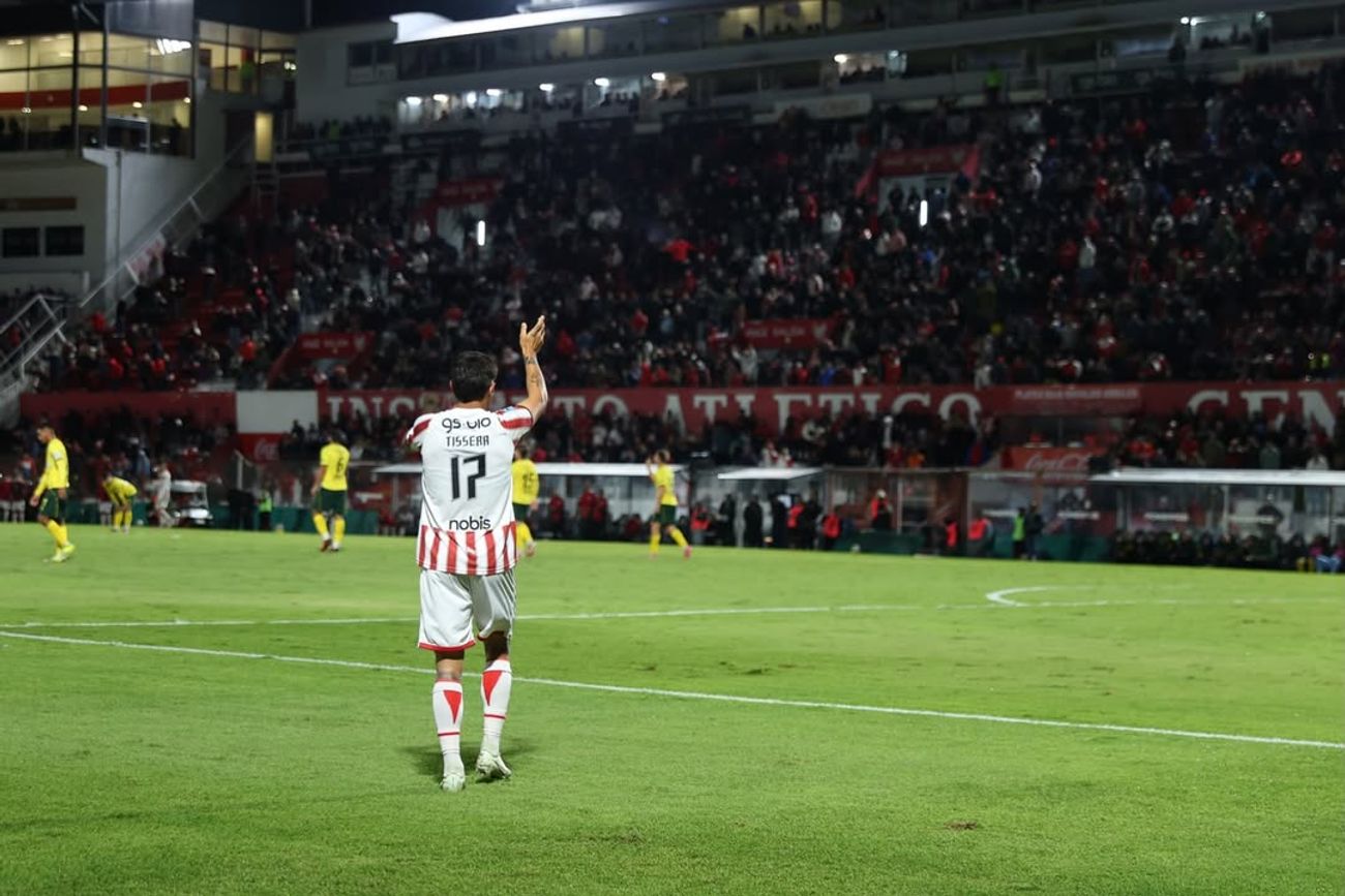 Matías Tissera, delantero de Instituto.