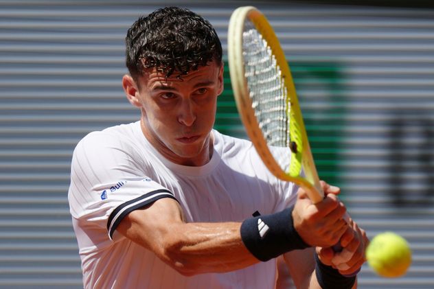 Juan Manuel Cerúndolo enfrentó a Jannik Sinner en segunda ronda de Roland Garros 2026.