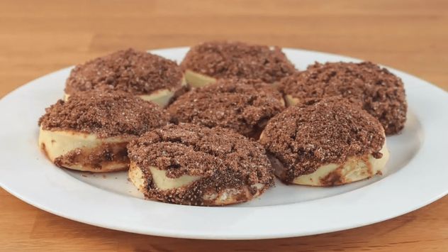 Tortita negra casera: el truco para que quede tierna por dentro y crocante arriba.