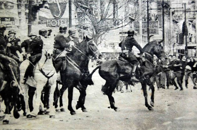 Los trabajadores mecánicos del Smata y el sindicato Luz y Fuerza convocaron a un paro activo con movilización para el 29 de mayo de 1969 donde adhirieron los estudiantes y se transformó en una marcha masiva donde hubo ataques a empresas multinacionales.