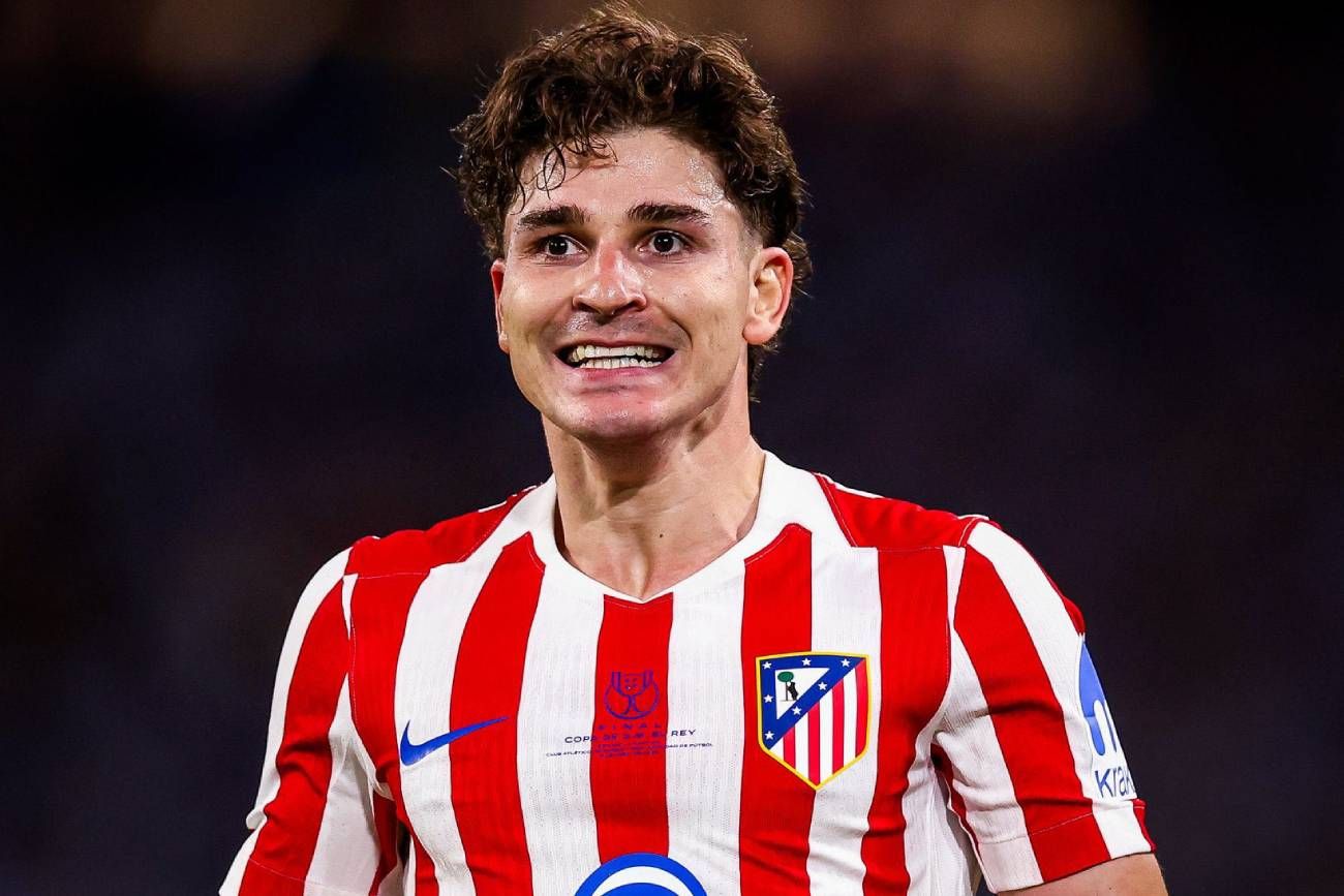 Julián Álvarez, más cerca del Barcelona.