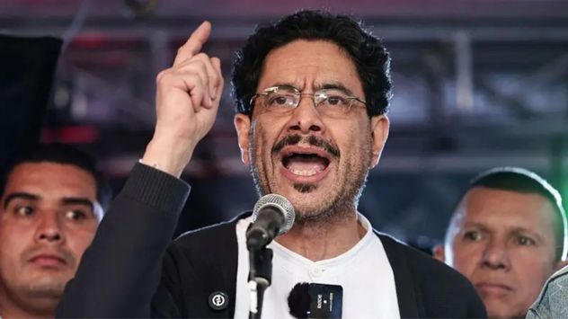 Cepeda ha basado su campaña en continuar la senda de Petro, el primer presidente de izquierdas en la historia contemporánea de Colombia.
