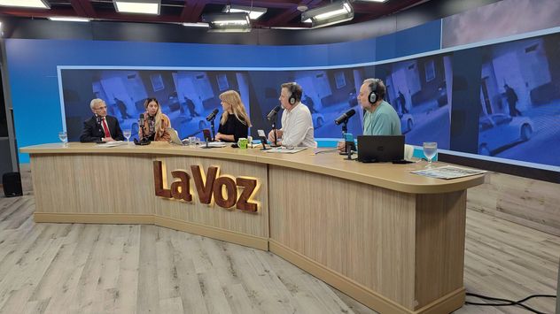 La madre de Agostina Vega estuvo junto al abogado Carlos Nayi en La Voz En Vivo.