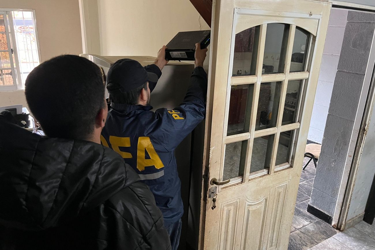 Operativos por la banda de estafadores. (PFA)