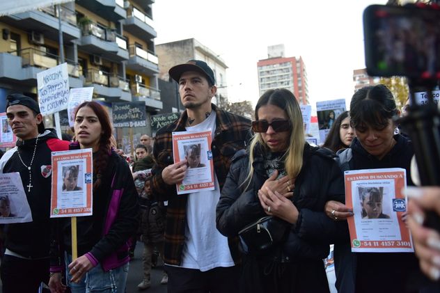 Marcha en el centro de Córdoba para reclamar la aparición de la adolescente Agostina Madeleine Vega.