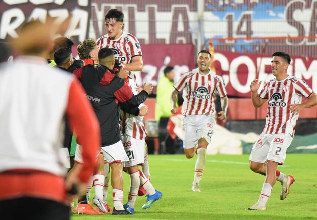 Instituto le ganó a Lanús y sigue en carrera en la Copa Argentina
