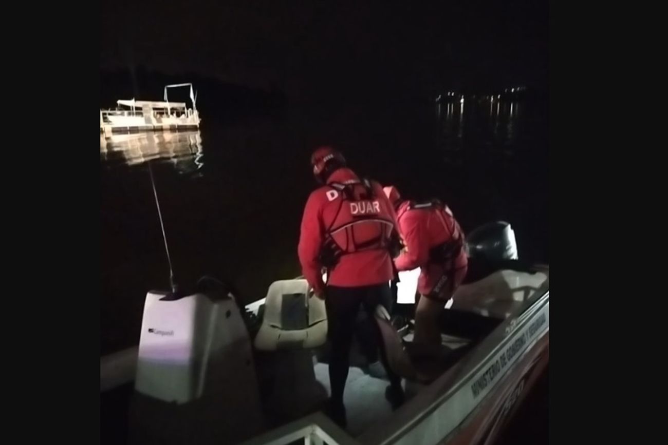 Los rescatistas, en la zona. (Policía)
