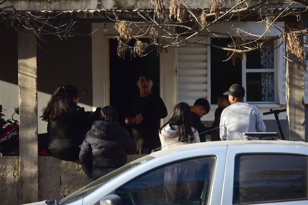 Un gran operativo policial se desplegó en barrio Ampliación Ferreyra en la búsqueda de Agostina Vega.  