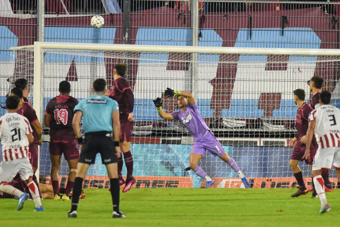 El golazo de Jeremías Lázaro que le dio el triunfo de Instituto ante Lanús, por Copa Argentina.