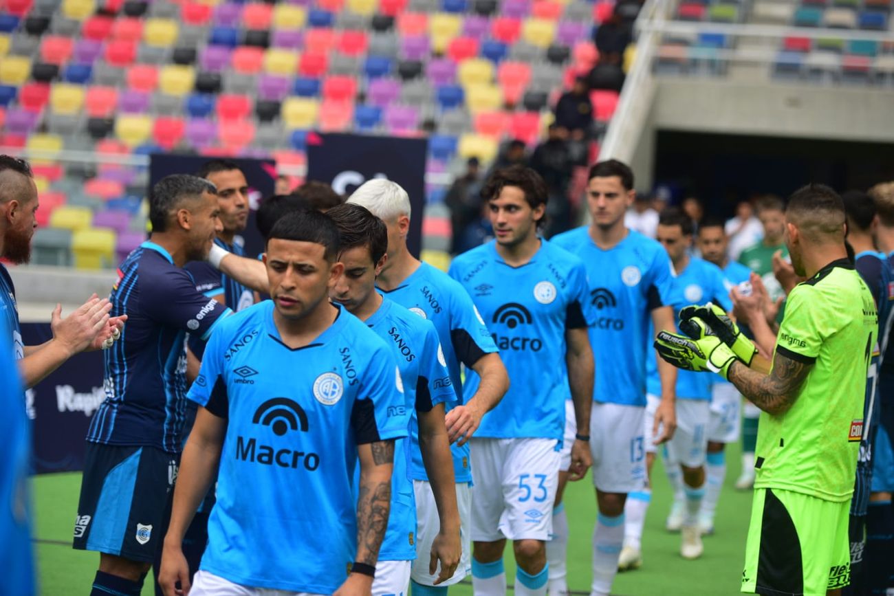 Pasillo del campeón para Belgrano.