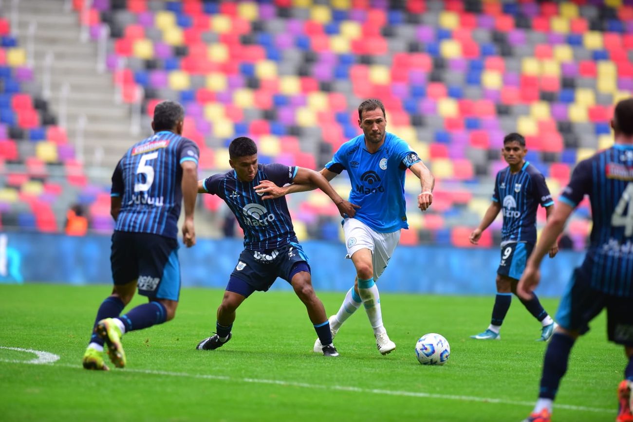 Franco "Mudo" Vázquez, en el partido de Belgrano vs. Gimnasia de Jujuy.
