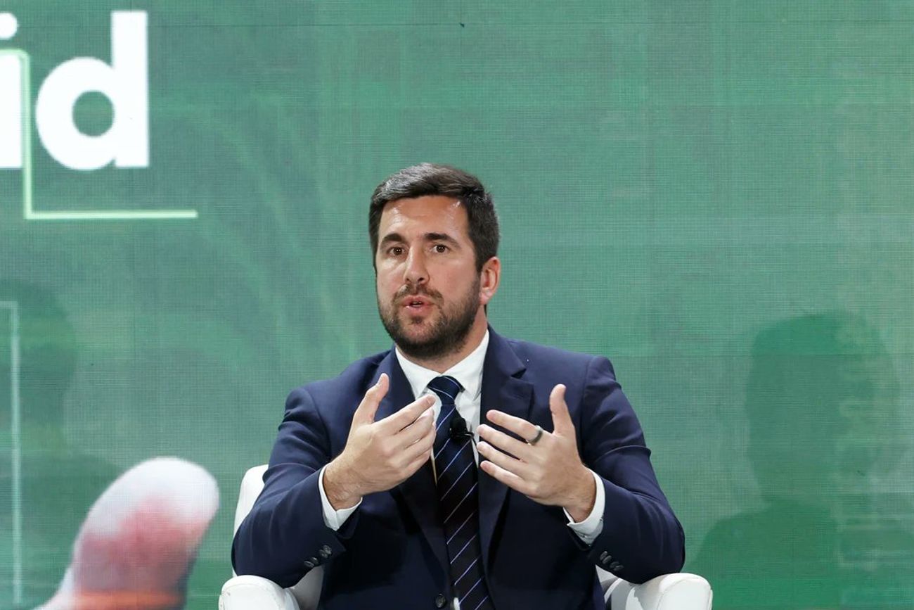El millonario que desafía a Florentino: quién es Enrique Riquelme, el empresario que quiere sacudir el poder en Real Madrid