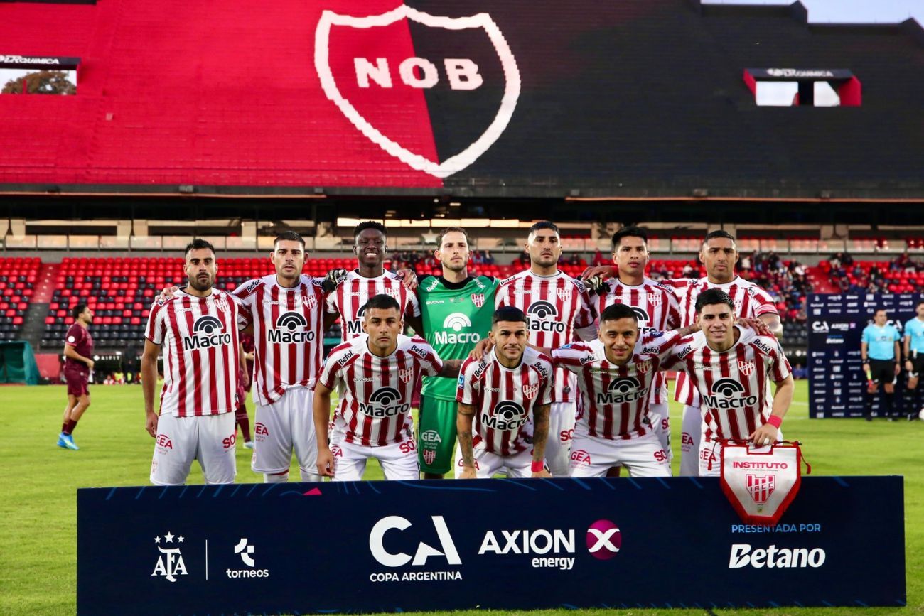 Instituto ante Lanús por Copa Argentina.