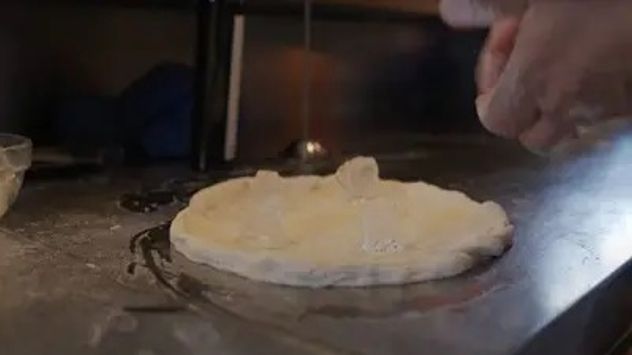 Cómo hacer pizza con hielo: la técnica viral que usan los expertos para lograr una masa perfecta.