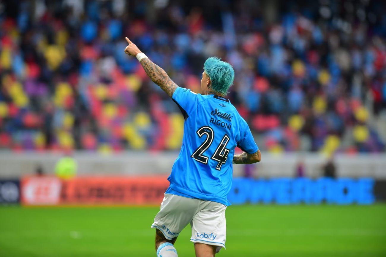 Emiliano Rigoni festeja su gol con Belgrano, ante Gimnasia de Jujuy.