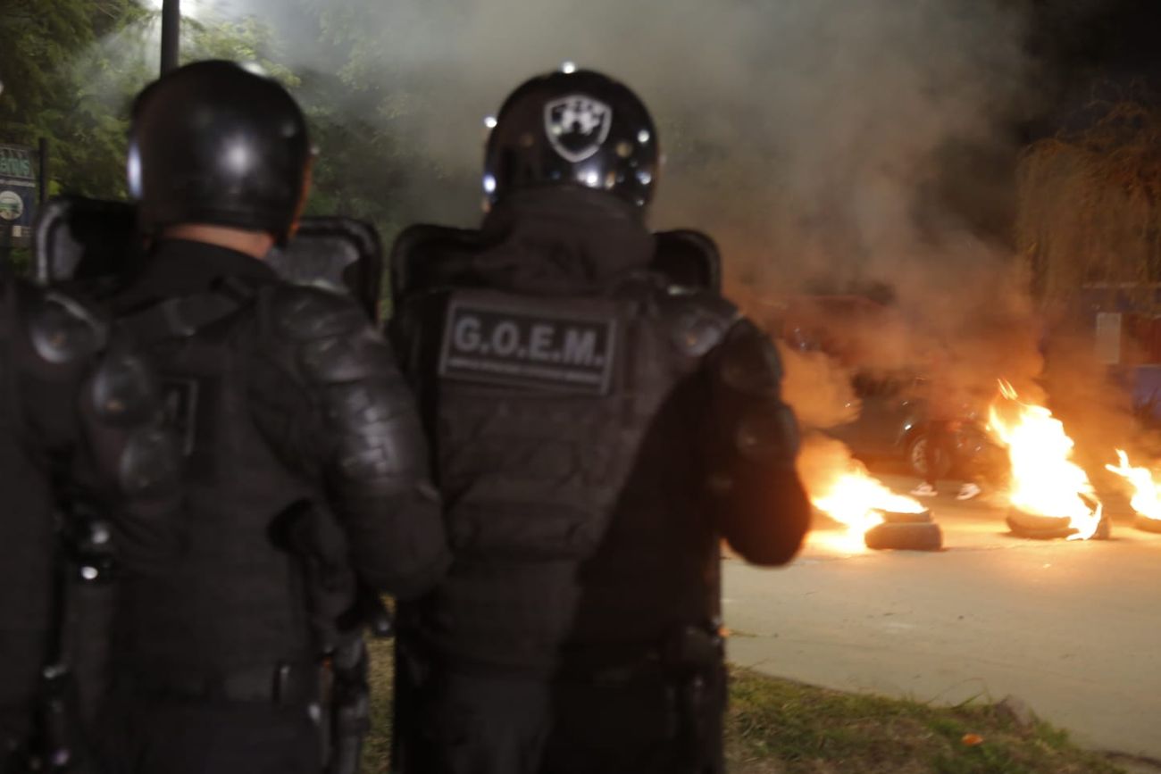 Córdoba: cruces entre vecinos y la Policía tras la conferencia por el crimen de Agostina Vega