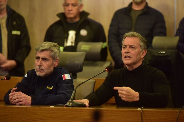 Conferencia de prensa dada por el fiscal Garzón y por el ministro Quinteros sobre el crimen de Agostina Vega.