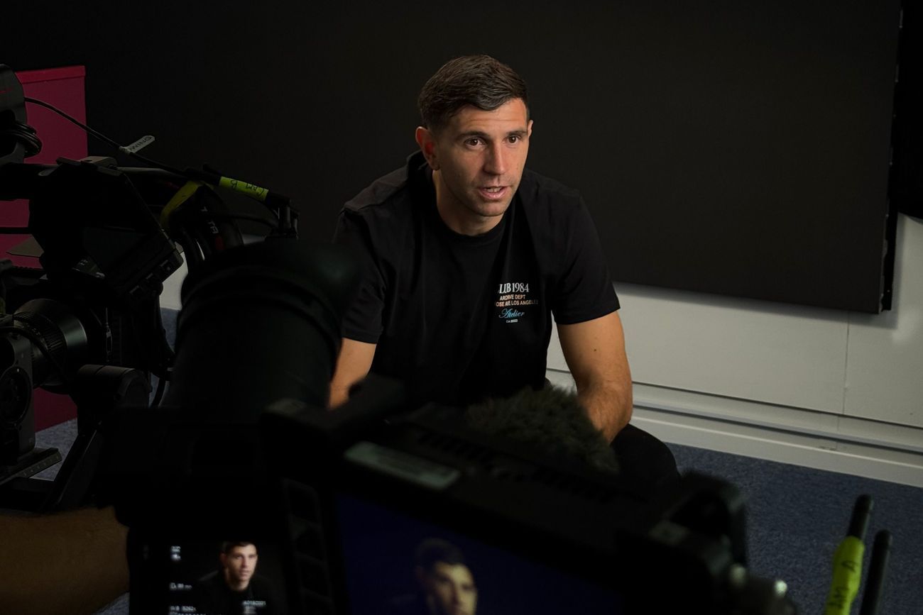 Dibu Martínez en la producción de su documental.