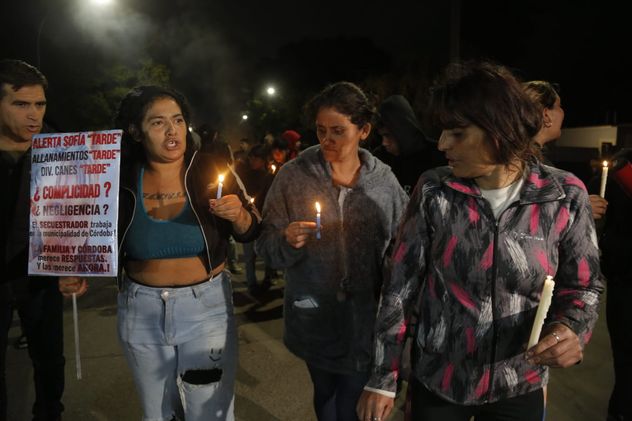 Cruces entre vecinos y la Policía tras la conferencia por el crimen de Agostina Vega