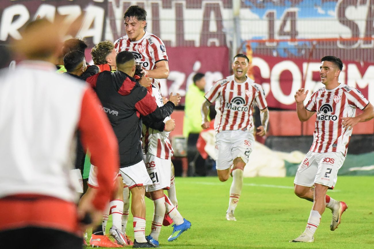 Instituto le ganó a Lanús y sigue en carrera en la Copa Argentina