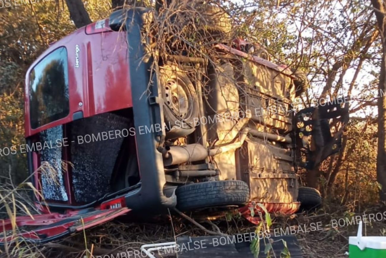Córdoba: un hombre falleció tras chocar contra un árbol