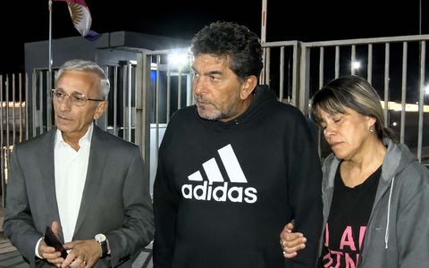 Caso Agostina: Carlos Nayi, junto a los abuelos de Agostina, Miguel y Elisabeth. 