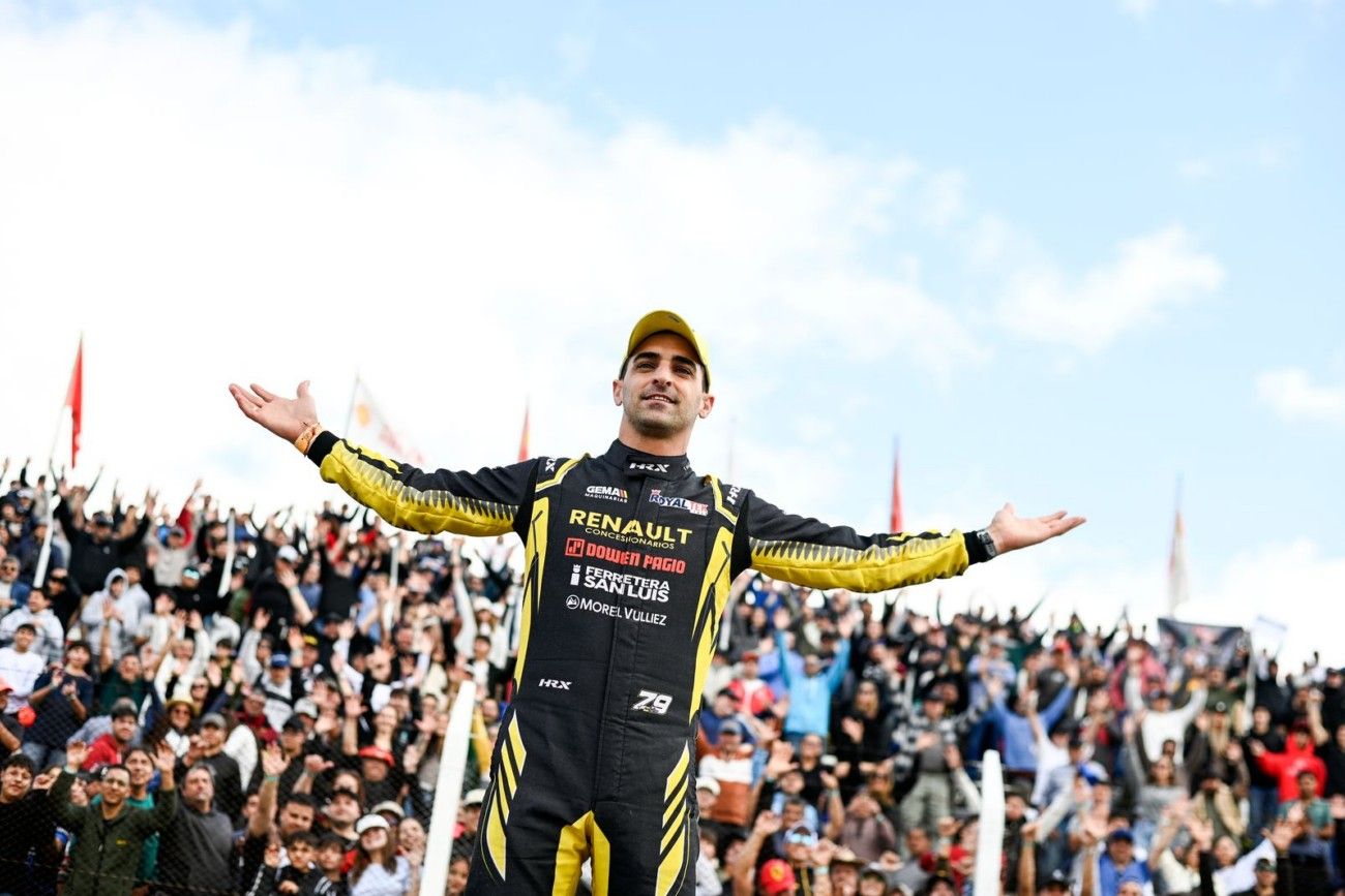 Facundo Chapur se adjudico el triunfo en la carrera del Turismo Carretera corrido en el Oscar Cabalén. 