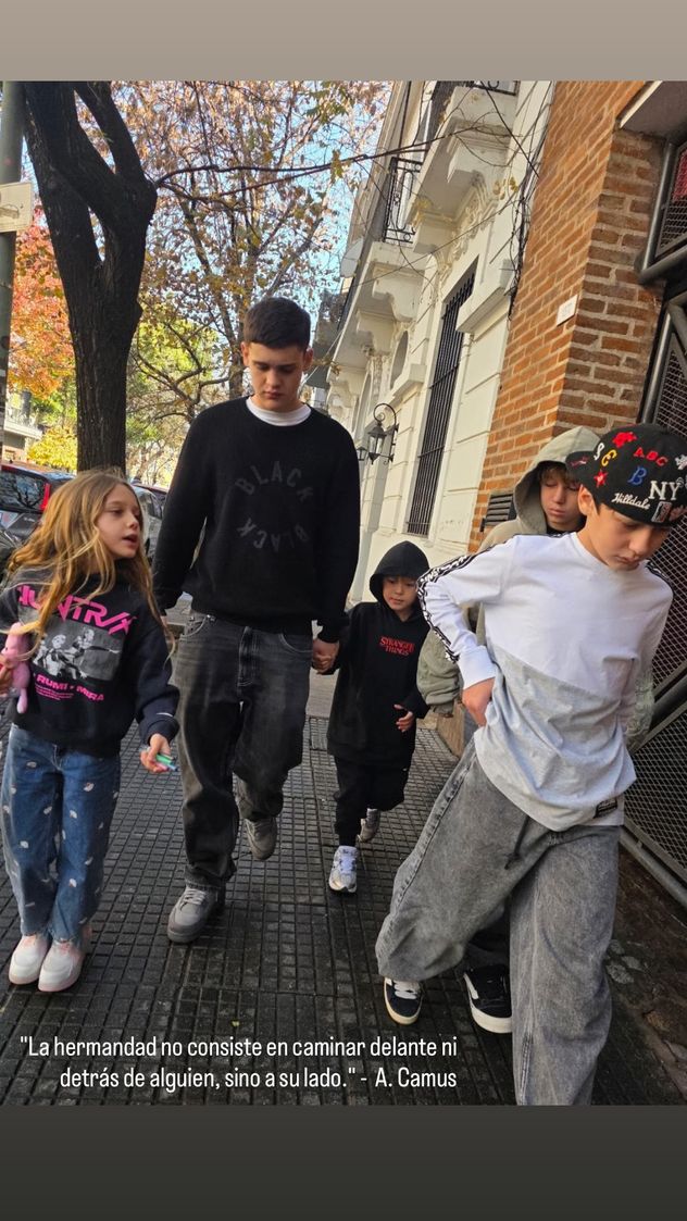 La foto que publicó Benjamín Vicuña sobre el reencuentro con sus hijos.
