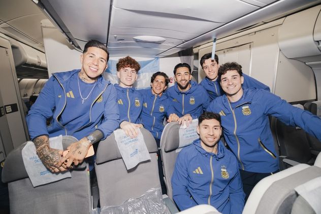 Julián Álvarez y los jugadores de la selección argentina en Kansas City de cara al Mundial. 
