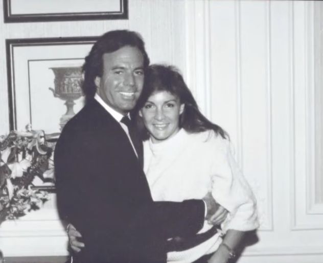 Mónica Gonzaga dejó a Julio Iglesias, con quien sostuvo una relación de diez años, por Cacho Castaña.
