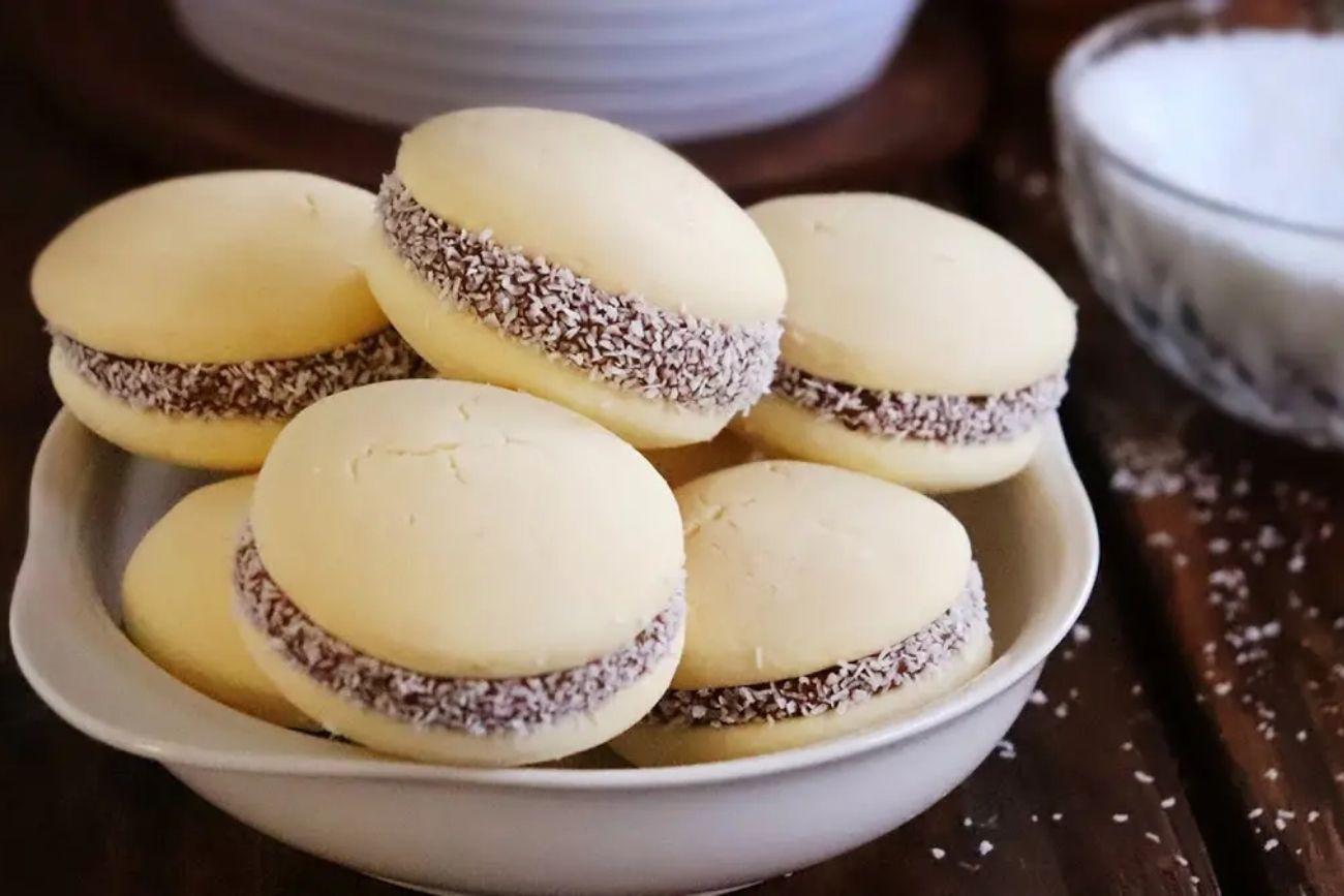 Alfajores de maicena de Maru Botana: la receta viral y el secreto para que se deshagan en la boca.