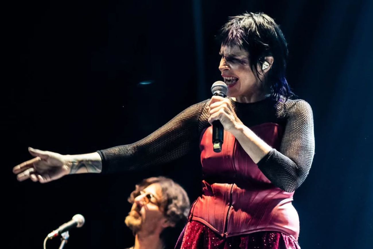 Fabiana Cantilo pidió un minuto de silencio por Agostina Vega en su show en San Juan